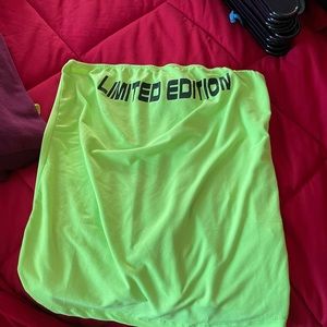 Crop top sleeve less shirt